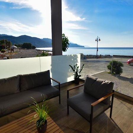 Gonis Grand Luxury Suite Палеохора Екстер'єр фото